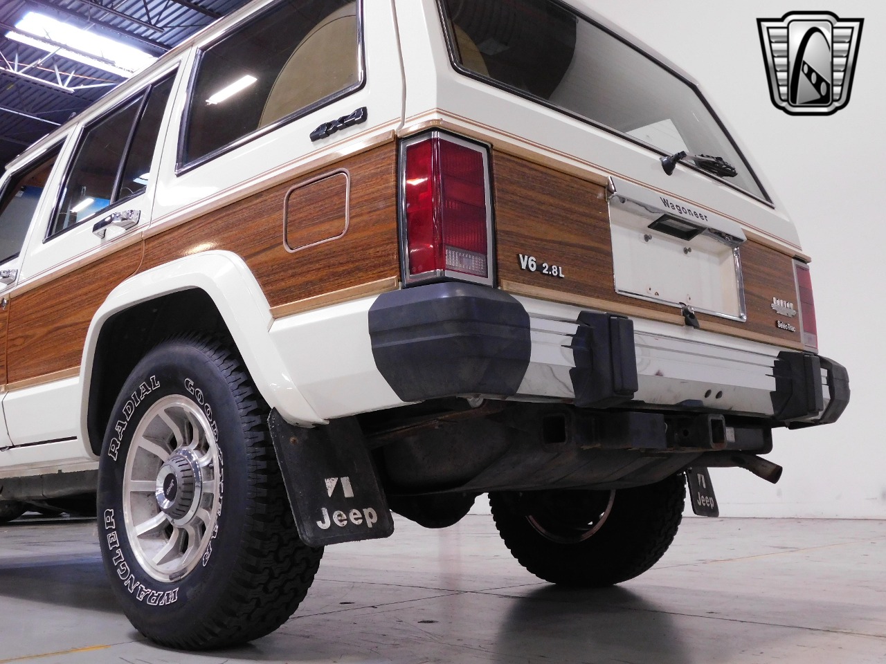 1986-jeep-grand-wagoneer-for-sale-28