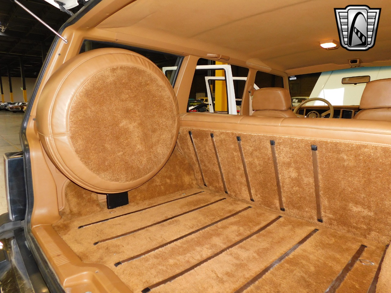 1986-jeep-grand-wagoneer-for-sale-37