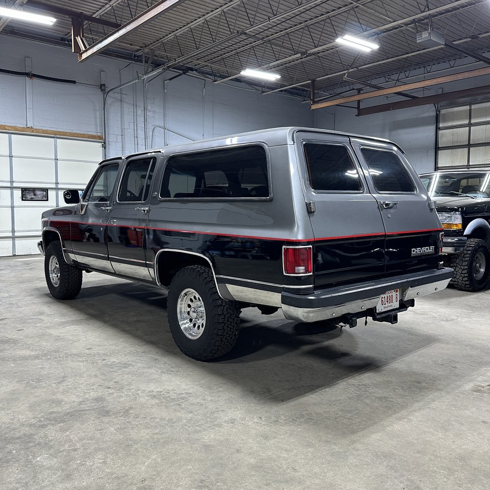 1990-chevy-suburban-1500-for-sale-02