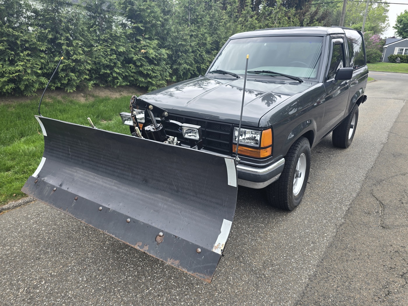 1990-ford-bronco-ii-for-sale-02
