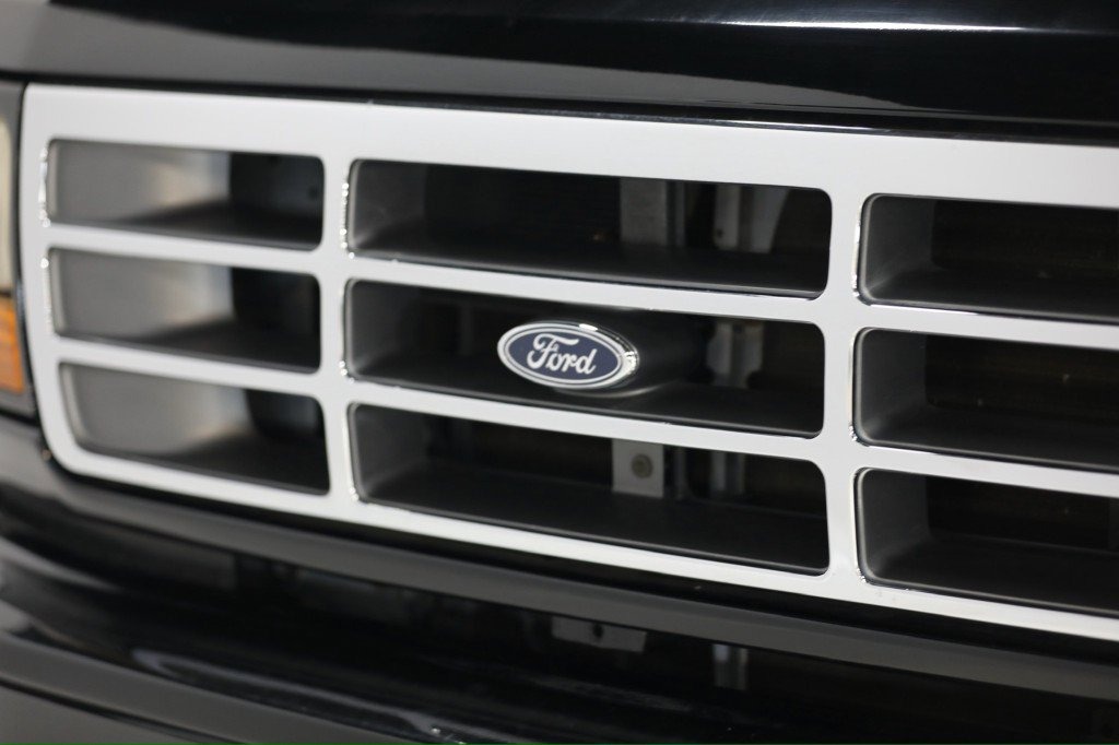 1992-ford-bronco-nite-edition-16