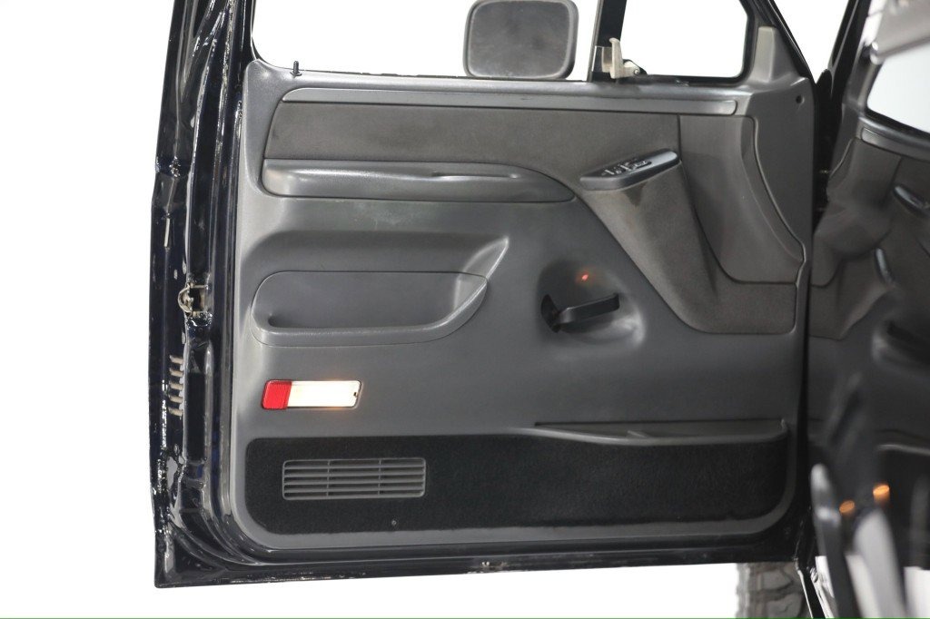 1992-ford-bronco-nite-edition-22