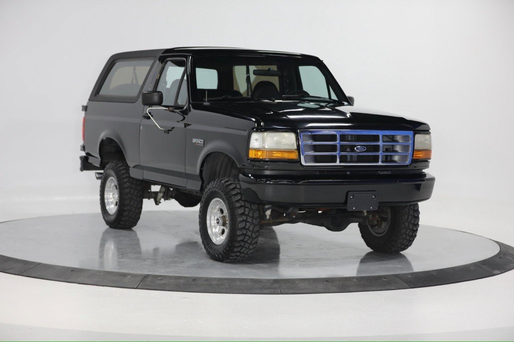 1992-ford-bronco-nite-edition-3