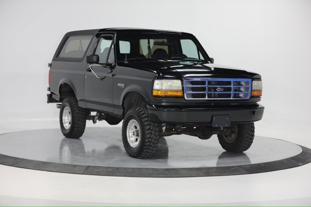 1992-ford-bronco-nite-edition-4