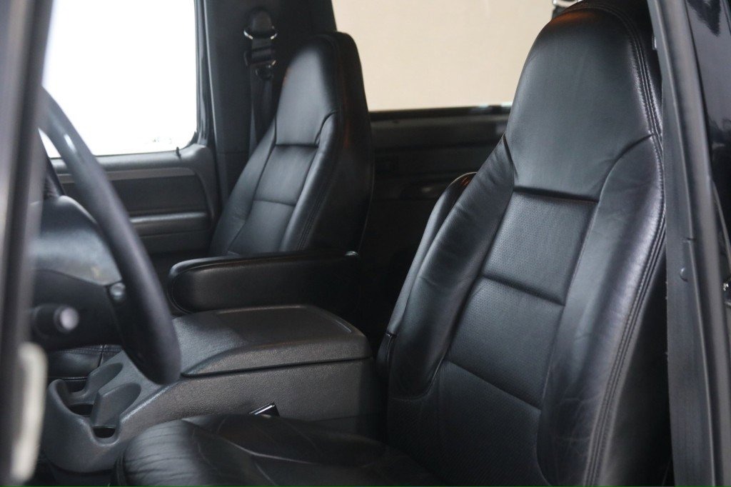1992-ford-bronco-nite-edition-46
