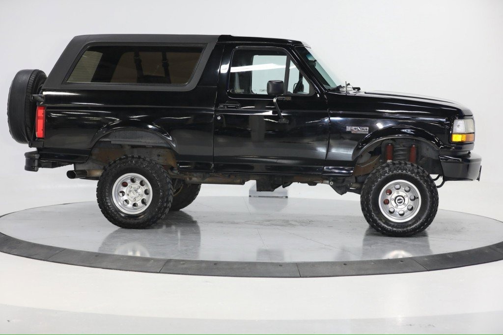 1992-ford-bronco-nite-edition-5
