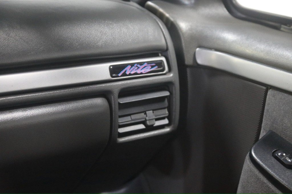 1992-ford-bronco-nite-edition-51
