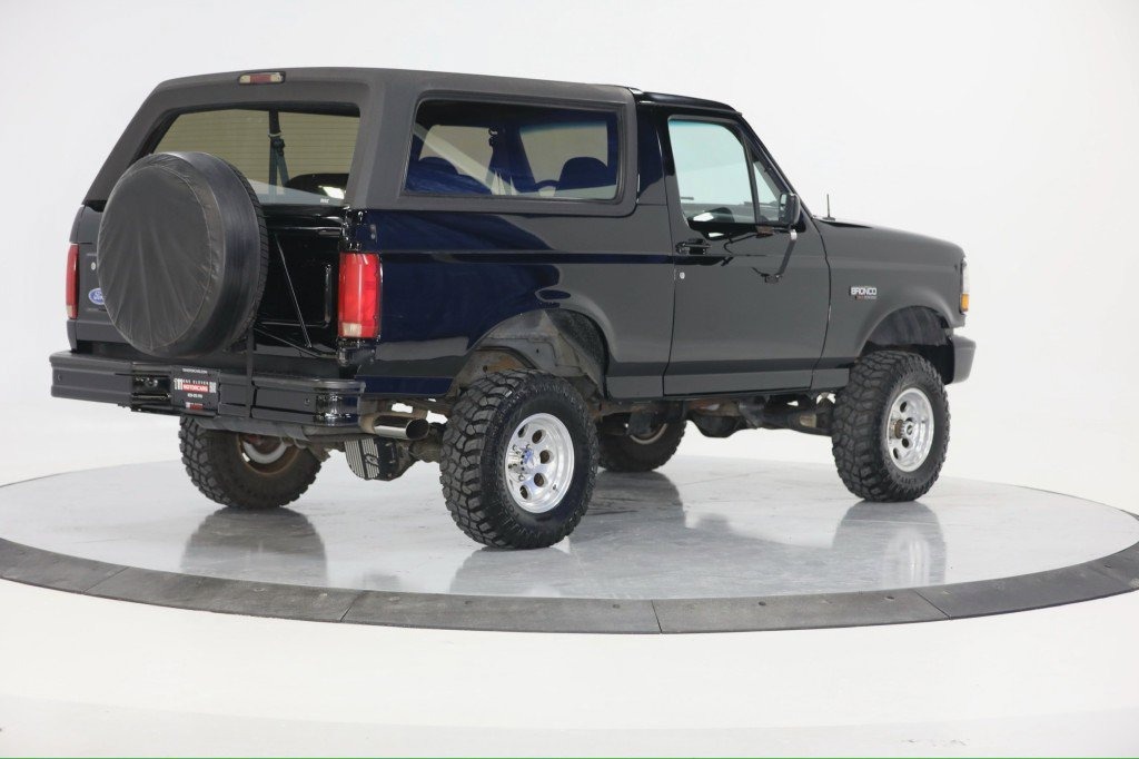1992-ford-bronco-nite-edition-7