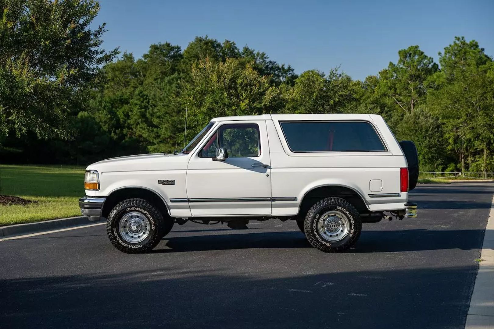 1992-ford-bronco-oj-simpson-4x4-for-sale-04