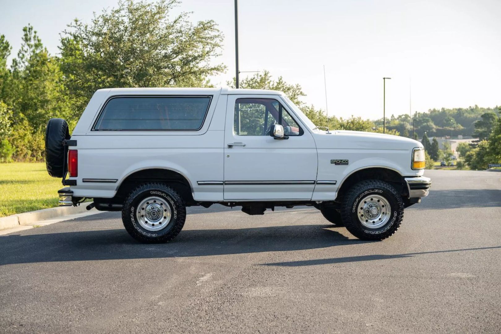 1992-ford-bronco-oj-simpson-4x4-for-sale-23