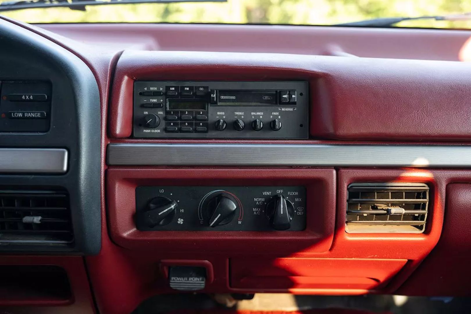 1992-ford-bronco-oj-simpson-4x4-for-sale-24