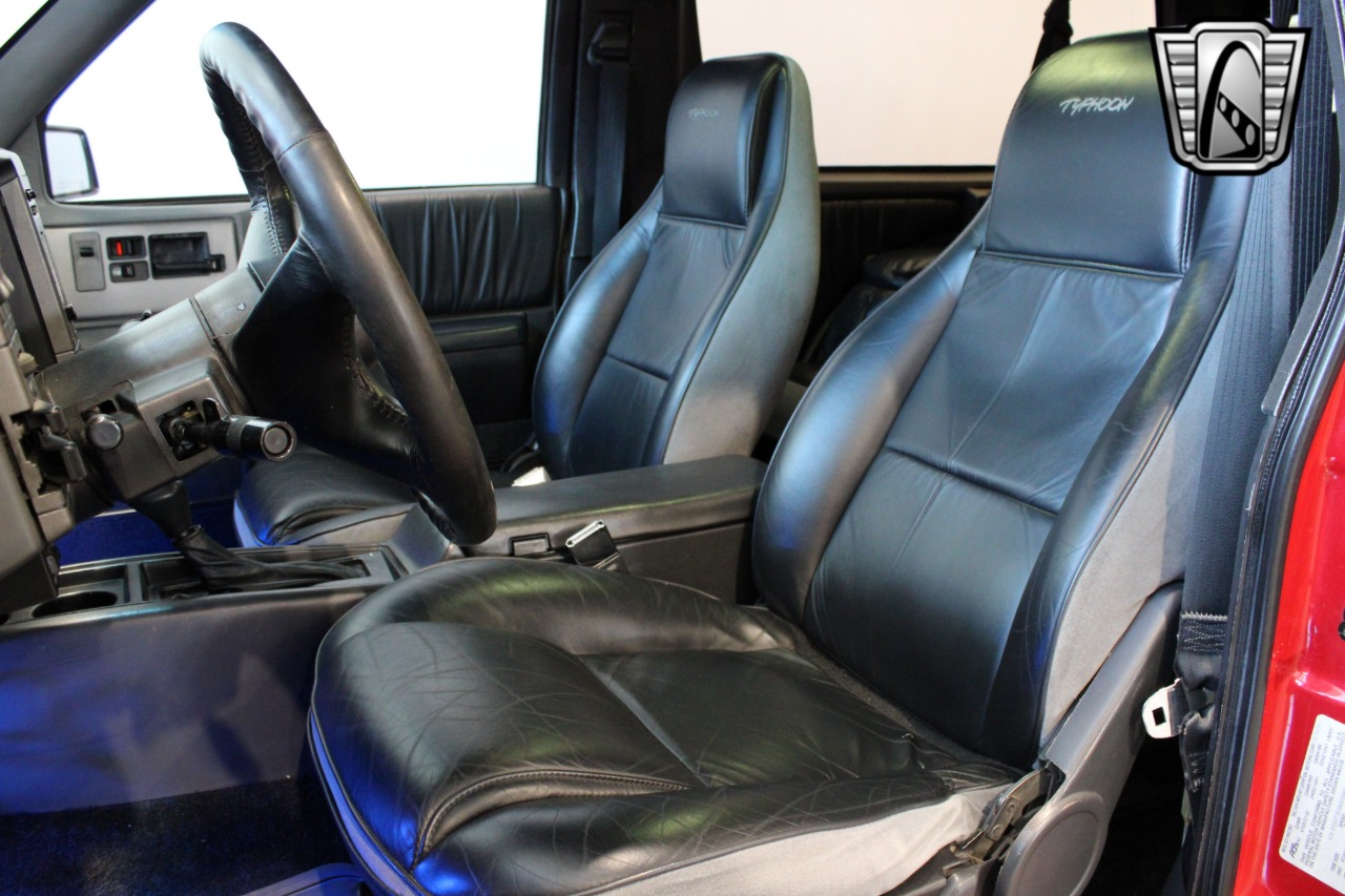 1992-gmc-typhoon-for-sale-31
