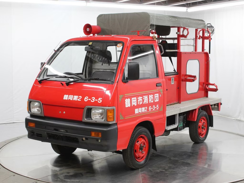 1993-daihatsu-hijet-4x4-mini-fire-truck-for-sale-1