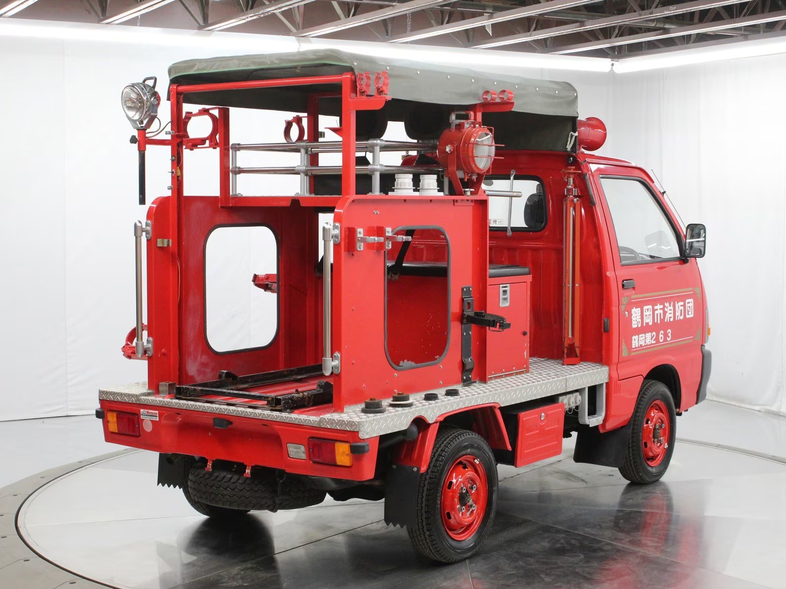 1993-daihatsu-hijet-4x4-mini-fire-truck-for-sale-6