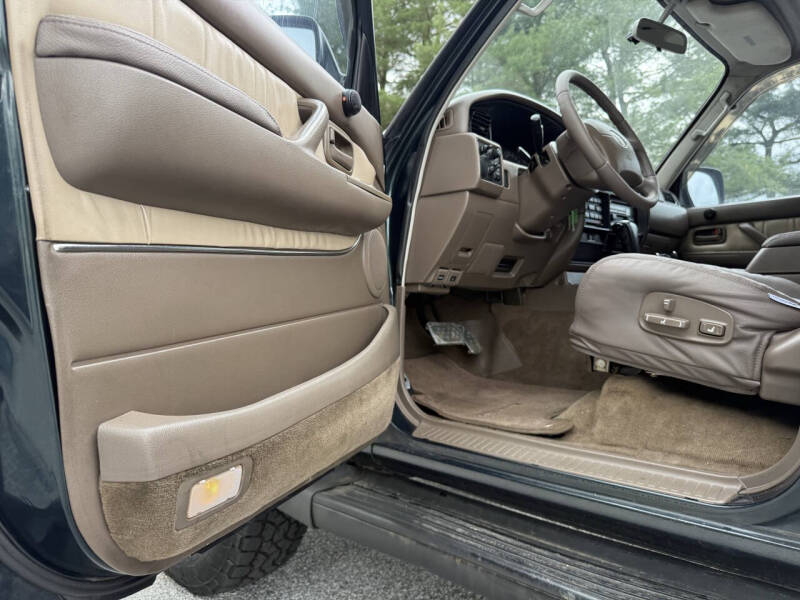 1995-toyota-land-cruiser-base-awd-4dr-suv (15)