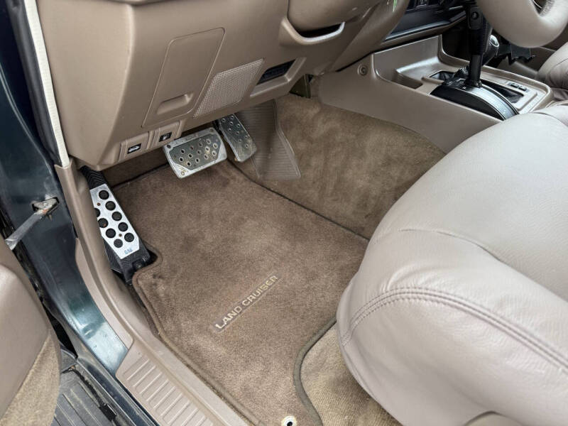 1995-toyota-land-cruiser-base-awd-4dr-suv (16)