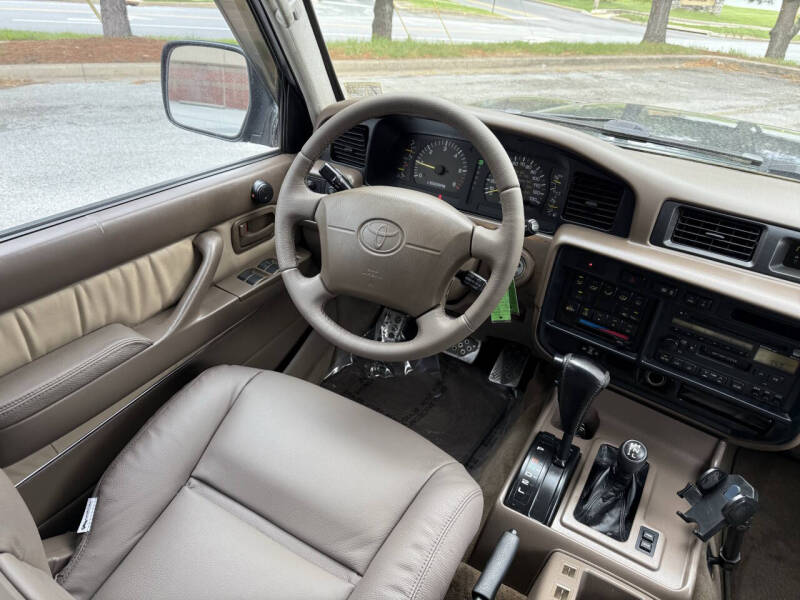 1995-toyota-land-cruiser-base-awd-4dr-suv (24)