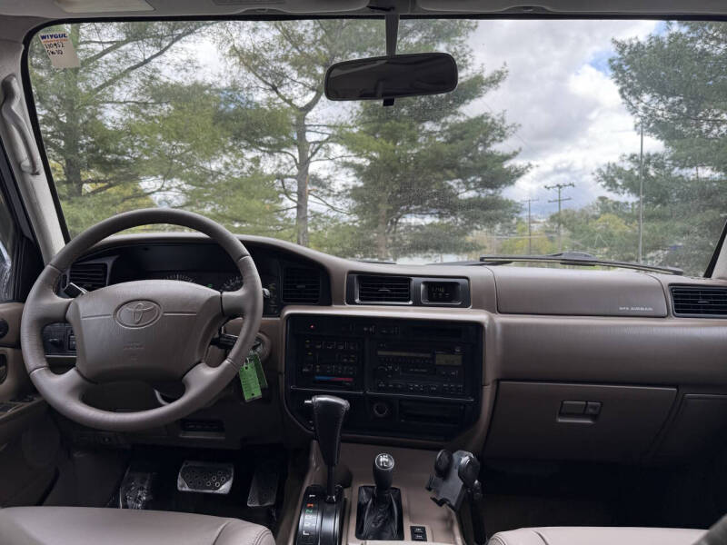 1995-toyota-land-cruiser-base-awd-4dr-suv (25)