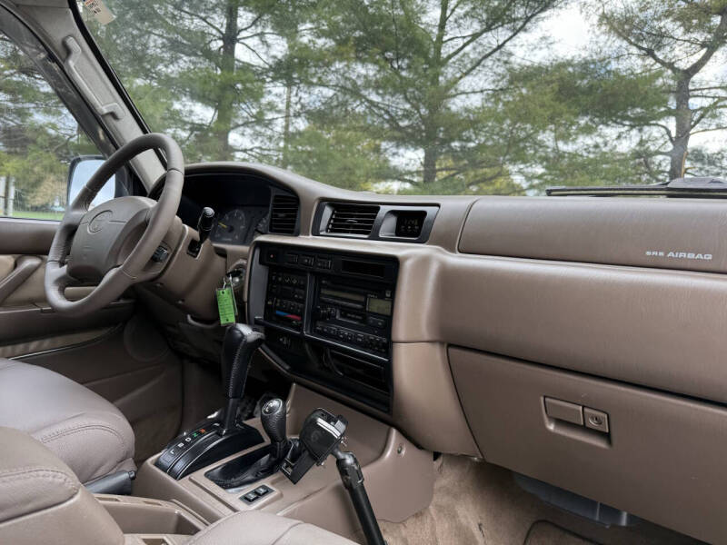 1995-toyota-land-cruiser-base-awd-4dr-suv (26)