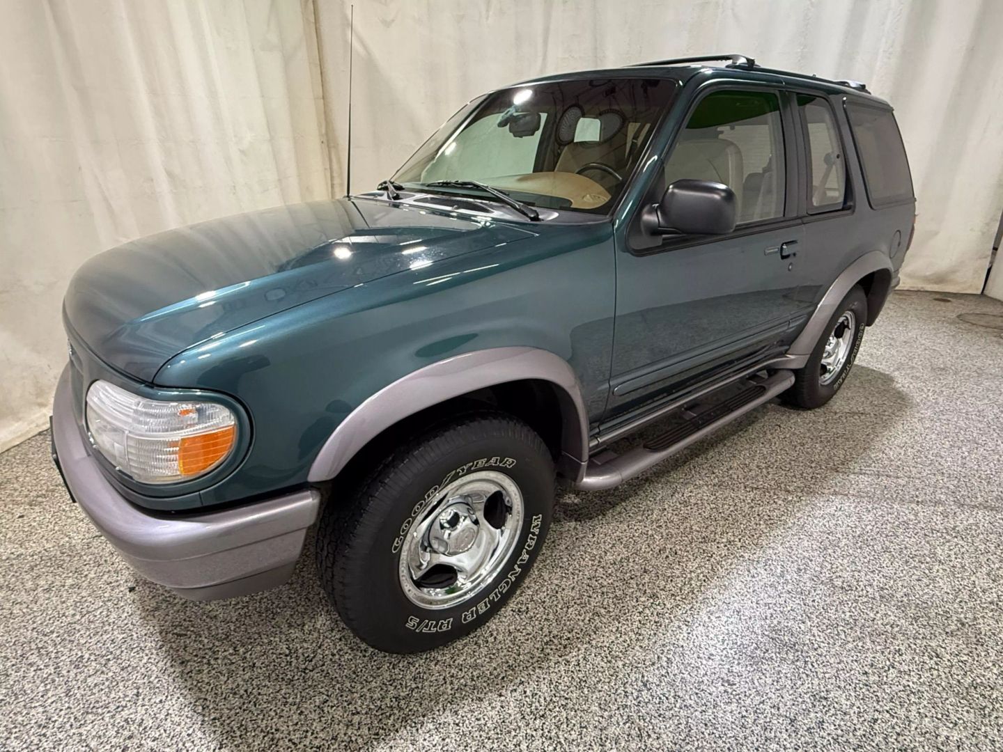 1996-ford-explorer-for-sale-04
