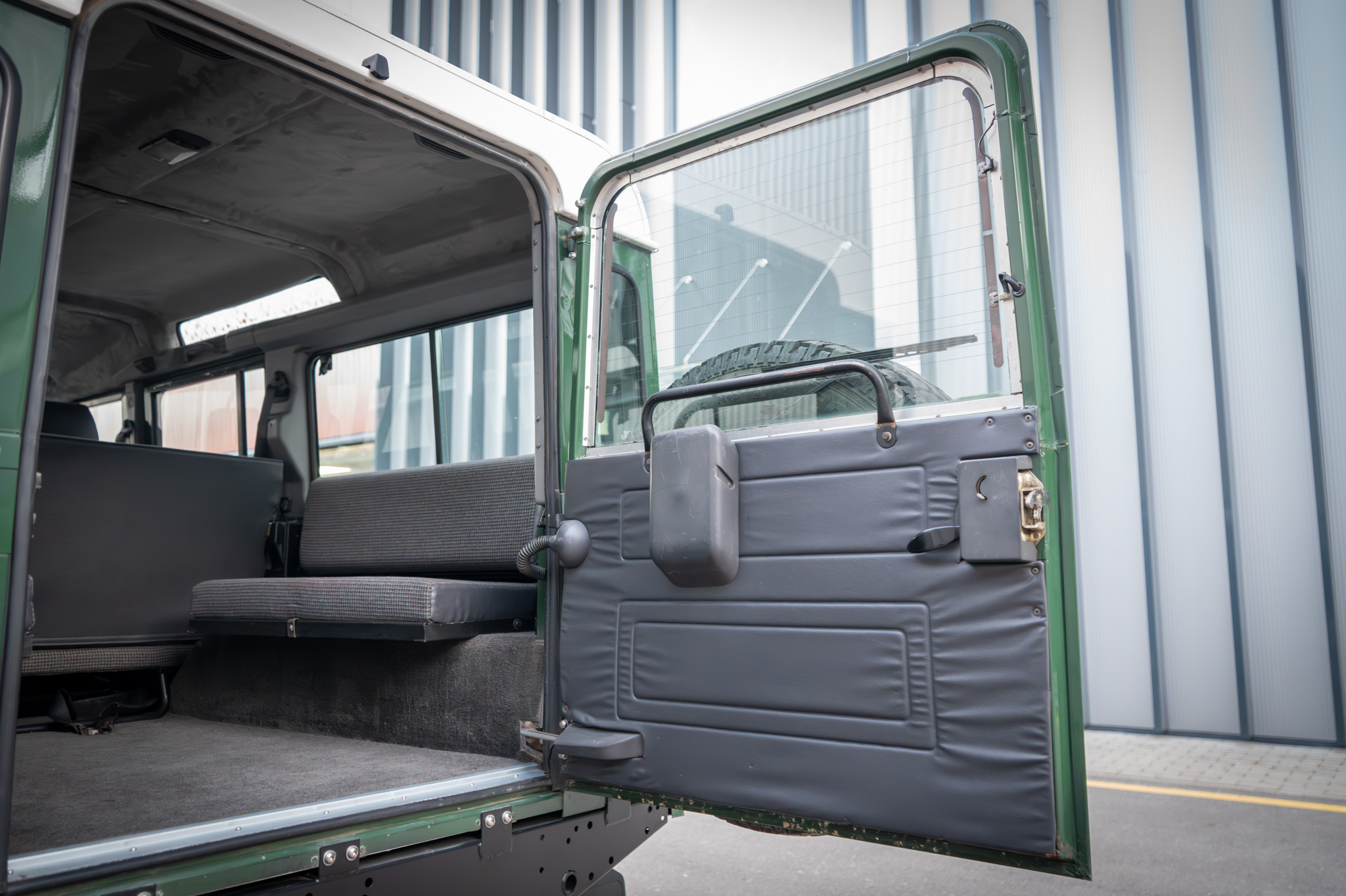 1996-land-rover-defender-110-300tdi-for-sale-samuel-38