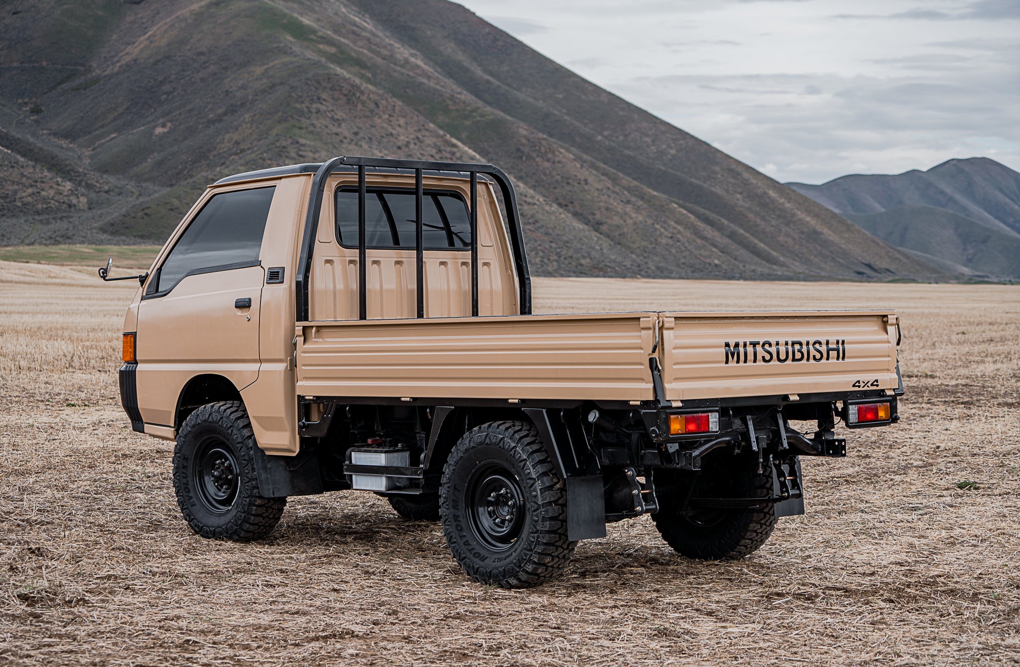 1998-mitsubishi-delica-l300-truck-for-sale-05