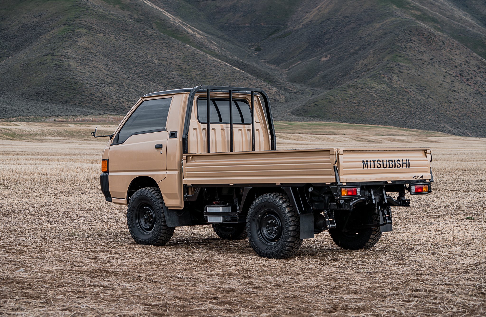 1998-mitsubishi-delica-l300-truck-for-sale-09