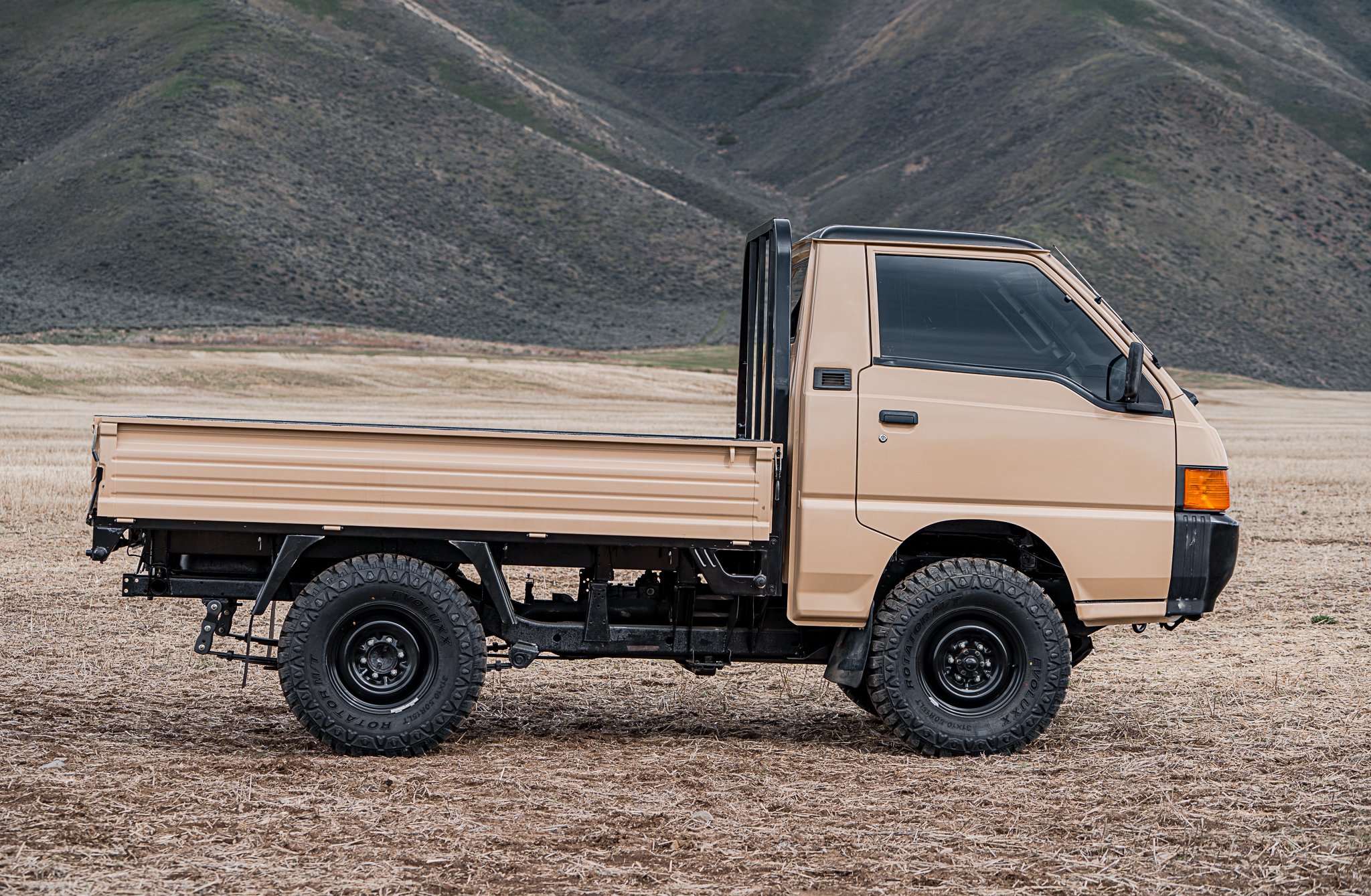 1998-mitsubishi-delica-l300-truck-for-sale-12