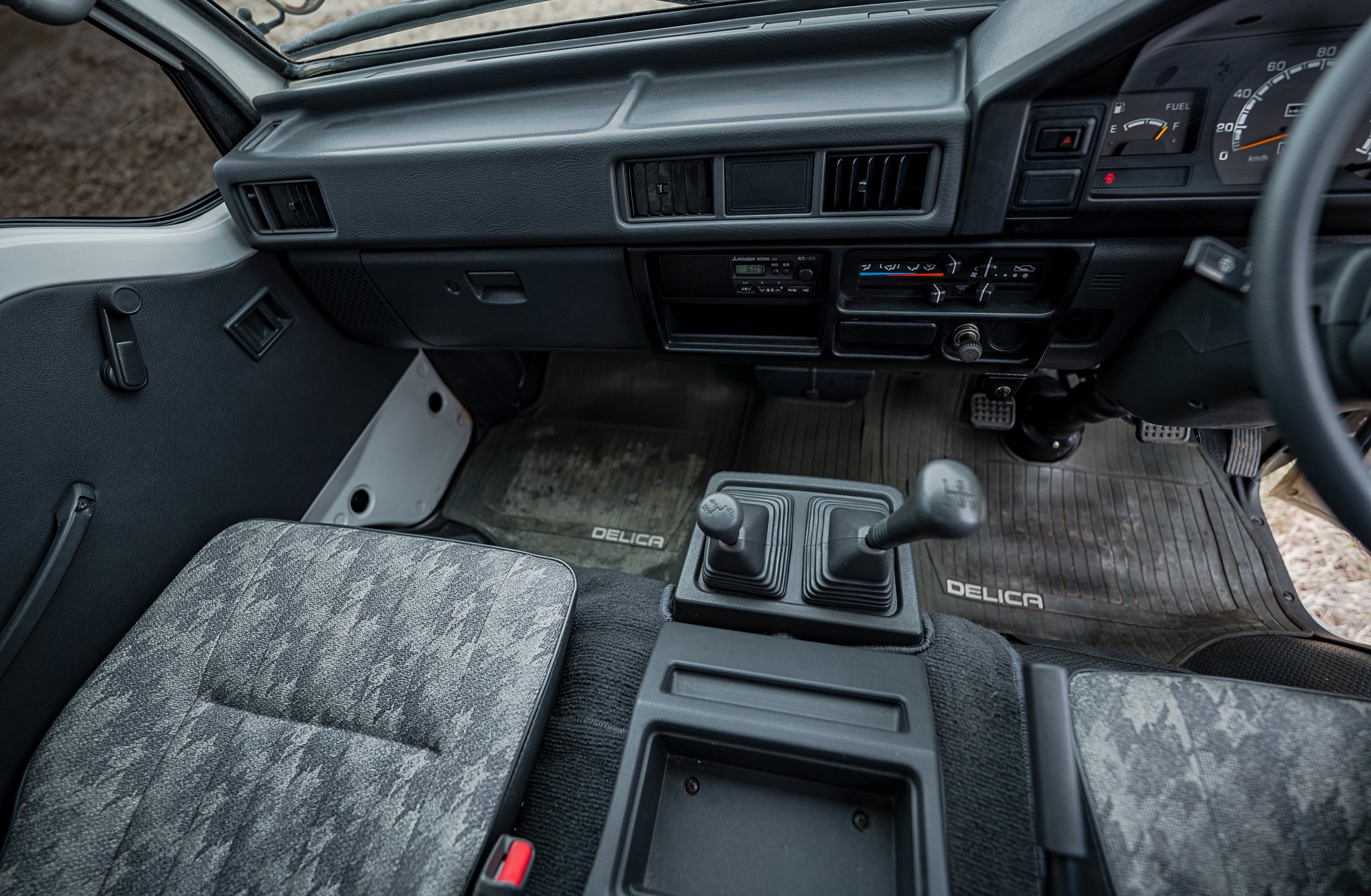 1998-mitsubishi-delica-l300-truck-for-sale-21