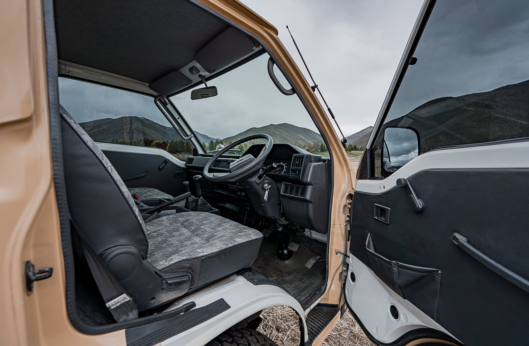 1998-mitsubishi-delica-l300-truck-for-sale-27