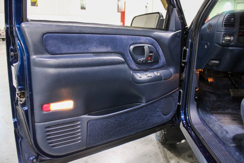 1999-chevrolet-tahoe-ls (33)