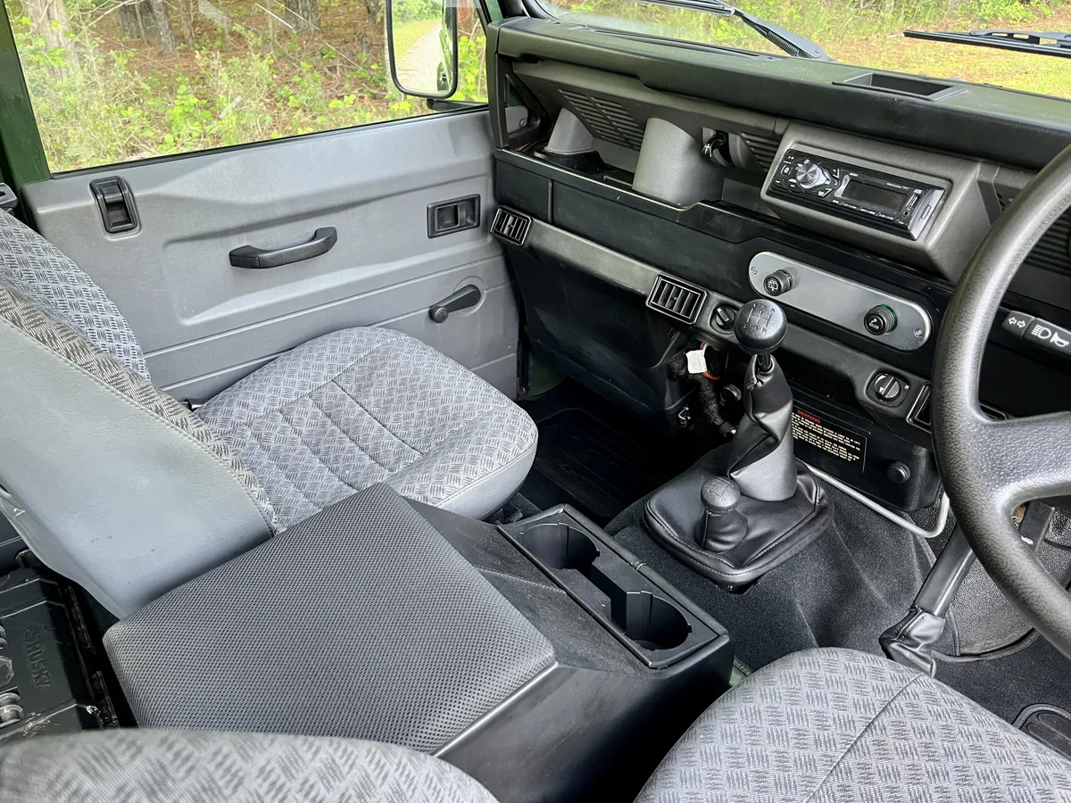 2000-land-rover-defender-110-for-sale-15