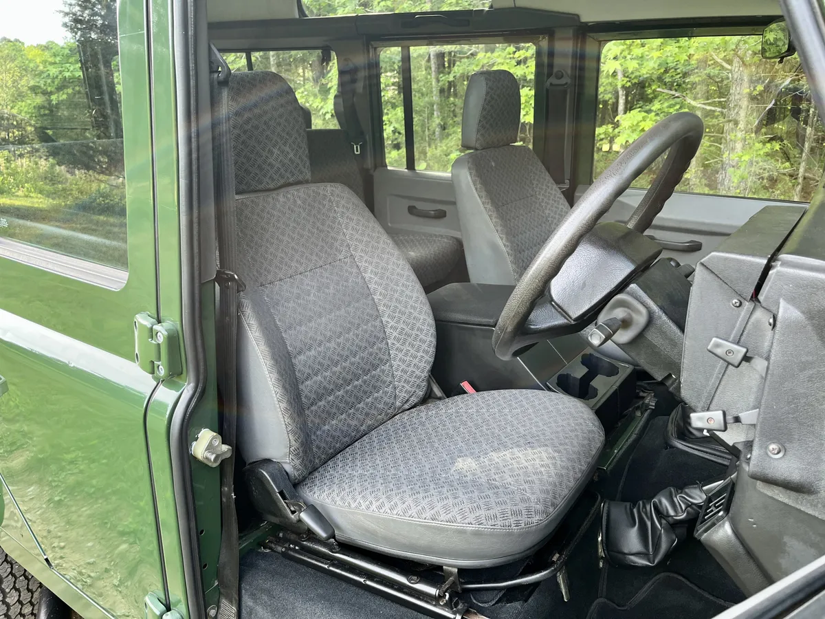 2000-land-rover-defender-110-for-sale-19