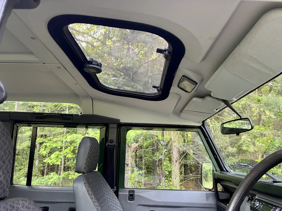 2000-land-rover-defender-110-for-sale-20