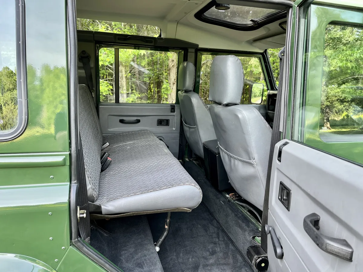2000-land-rover-defender-110-for-sale-22