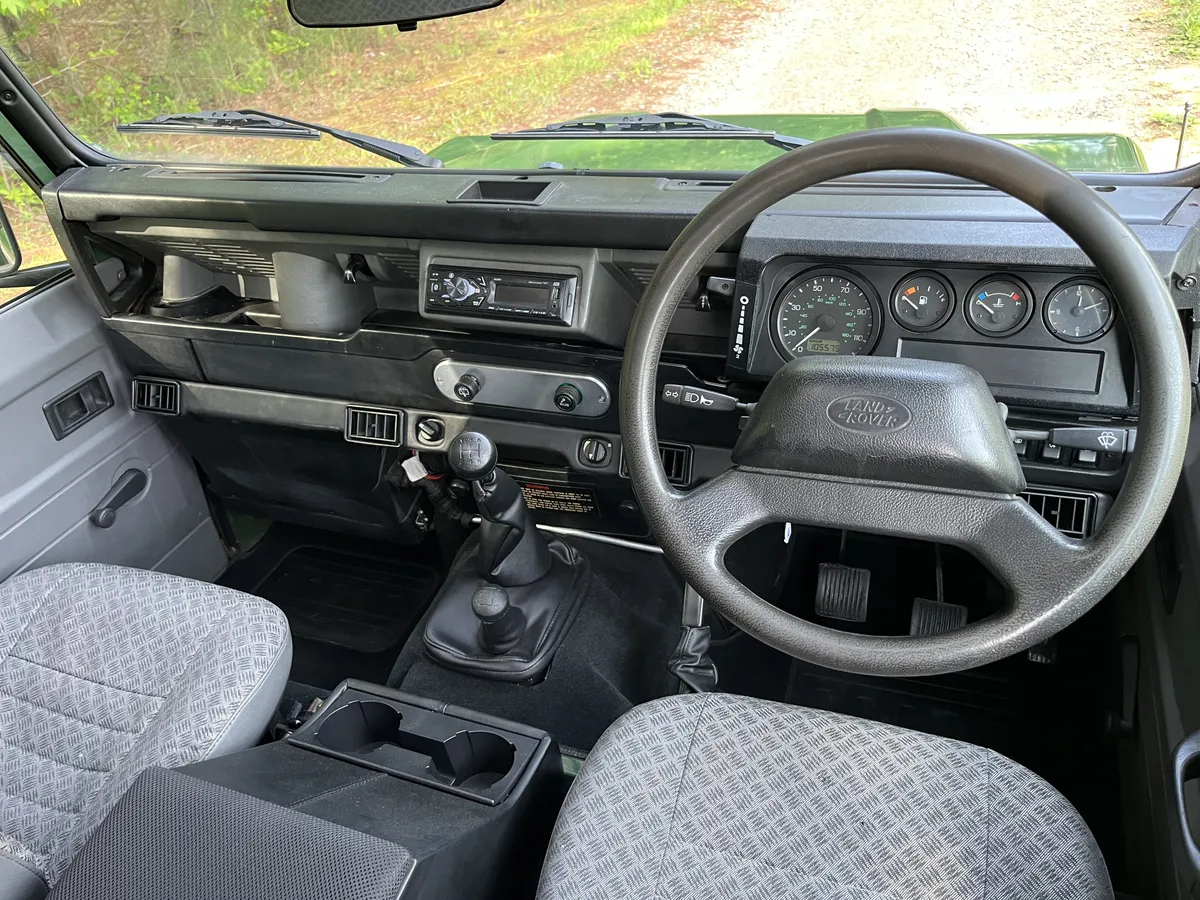 2000-land-rover-defender-110-for-sale-23