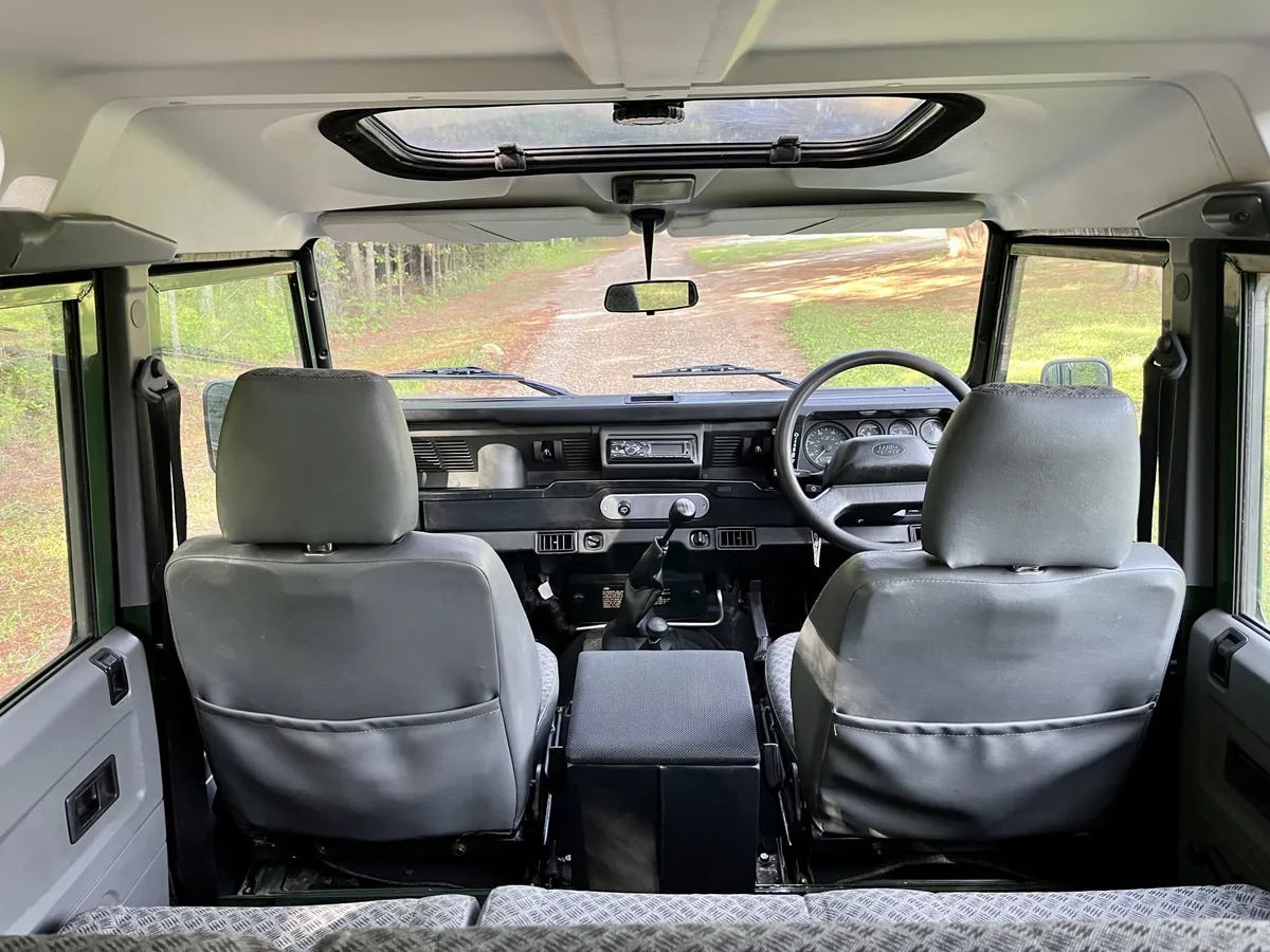 2000-land-rover-defender-110-for-sale-25