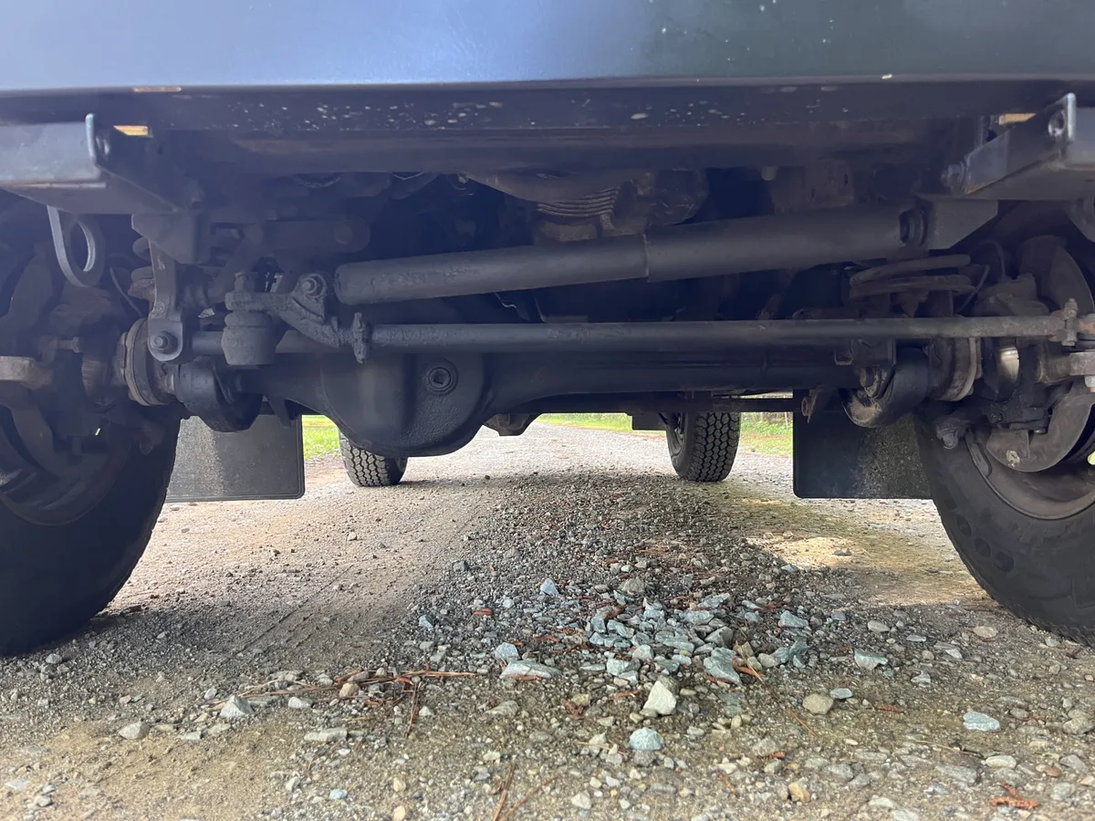 2000-land-rover-defender-110-for-sale-38
