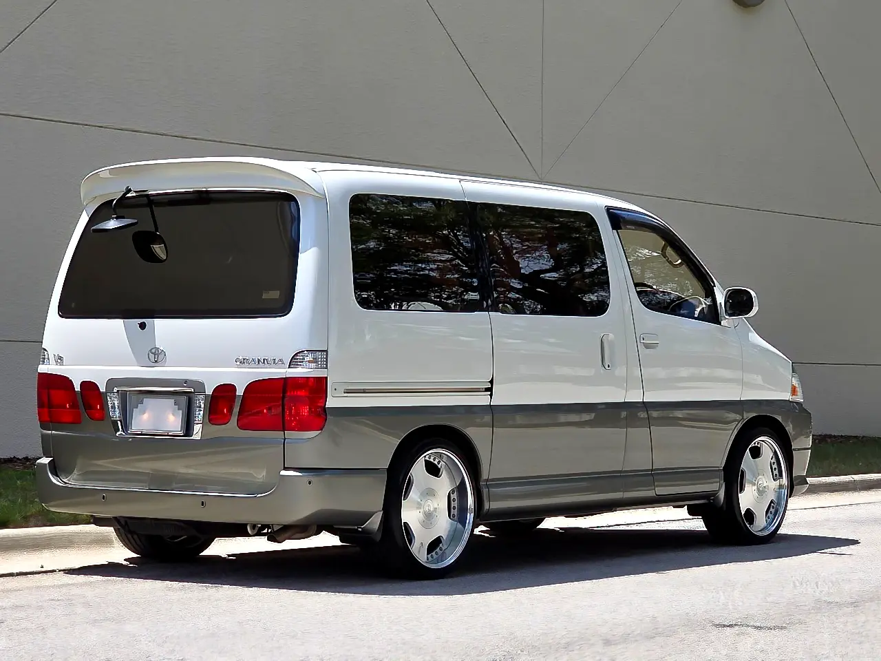2000-toyota-granvia-for-sale-04