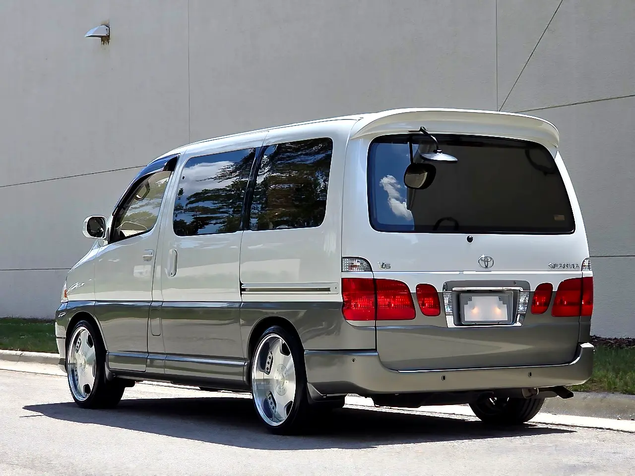 2000-toyota-granvia-for-sale-06