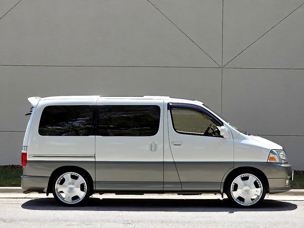 2000-toyota-granvia-for-sale-07
