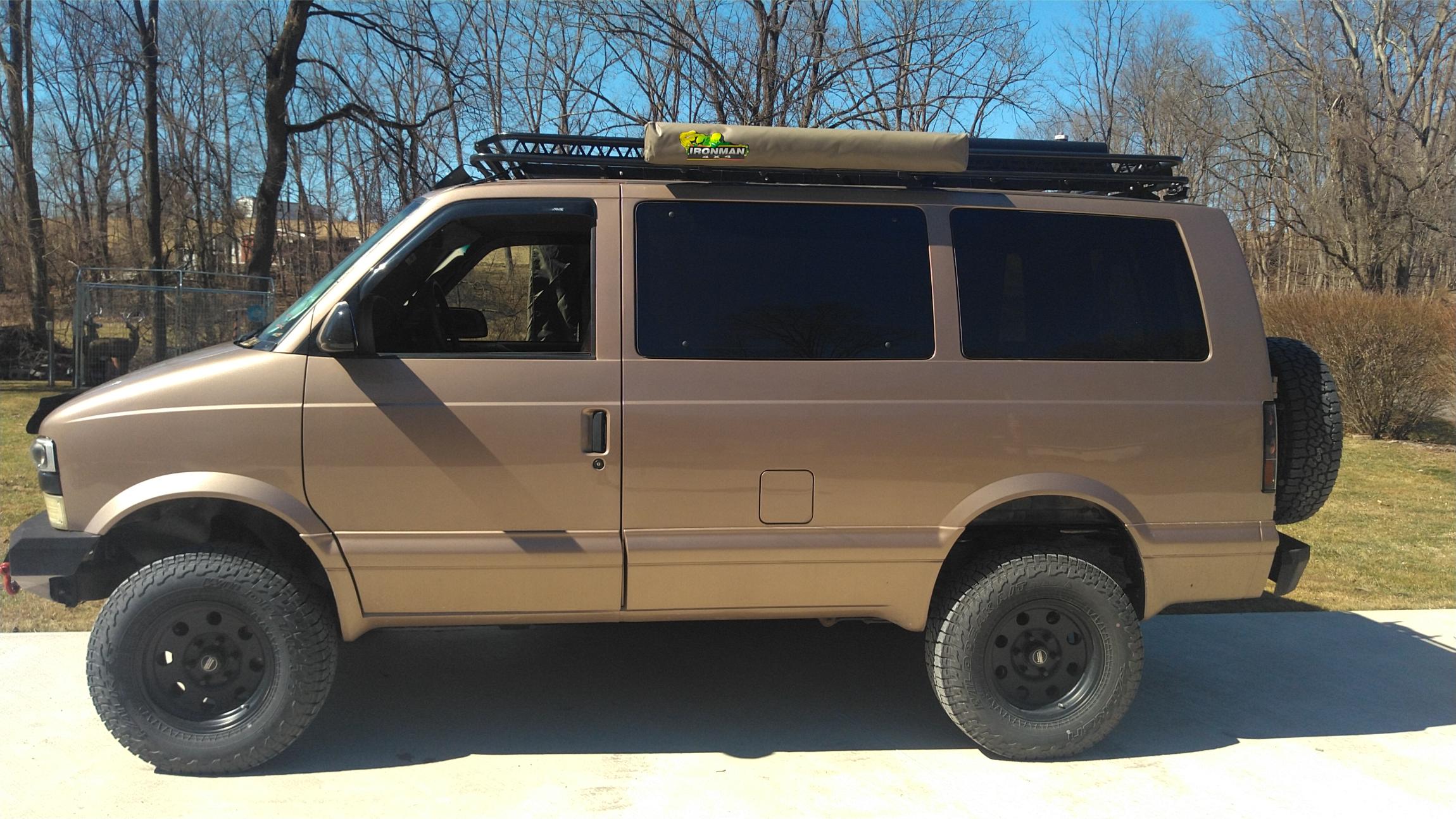 2003-chevy-astro-van-awd-camper-for-sale-02