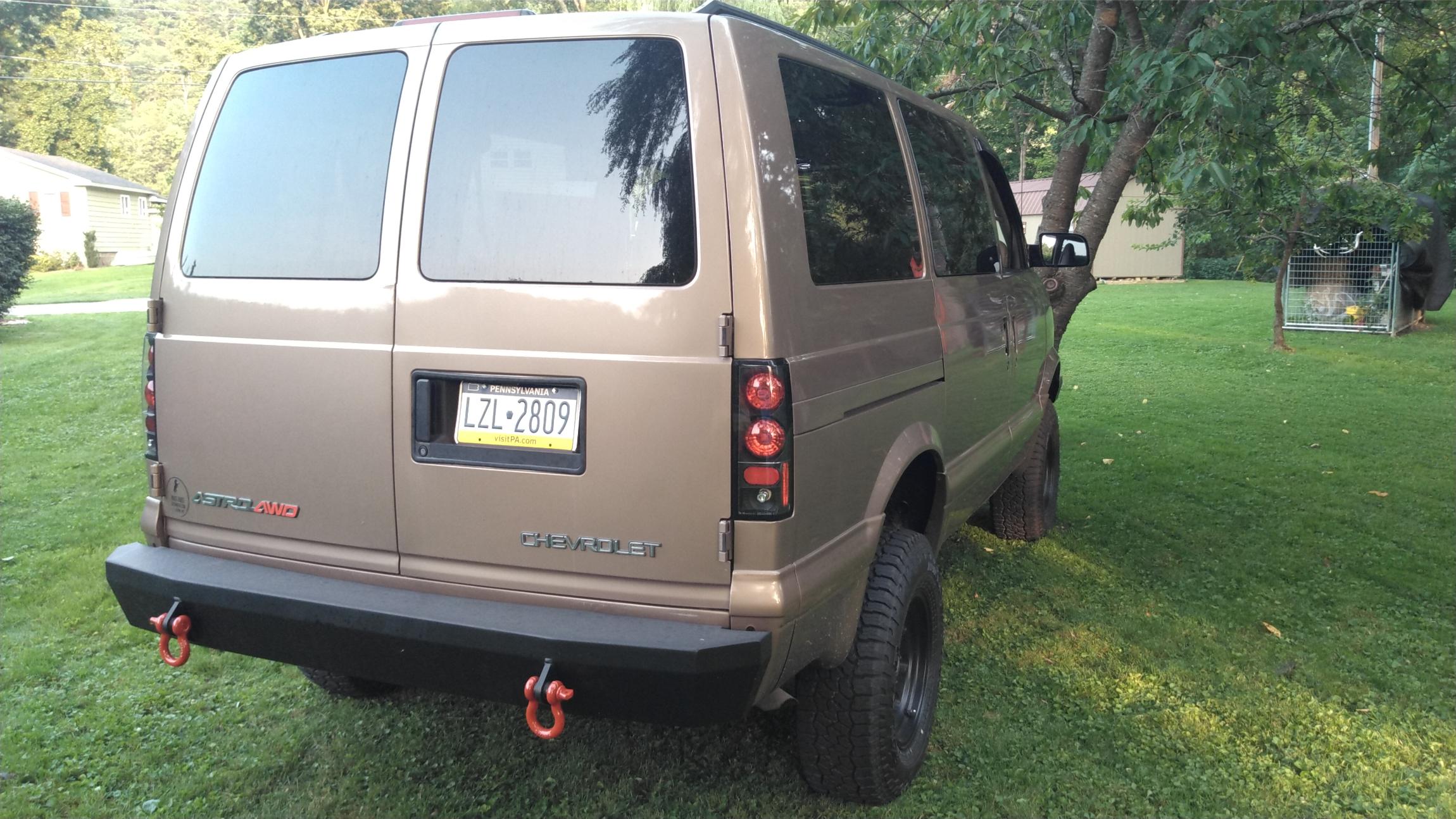 2003-chevy-astro-van-awd-camper-for-sale-06