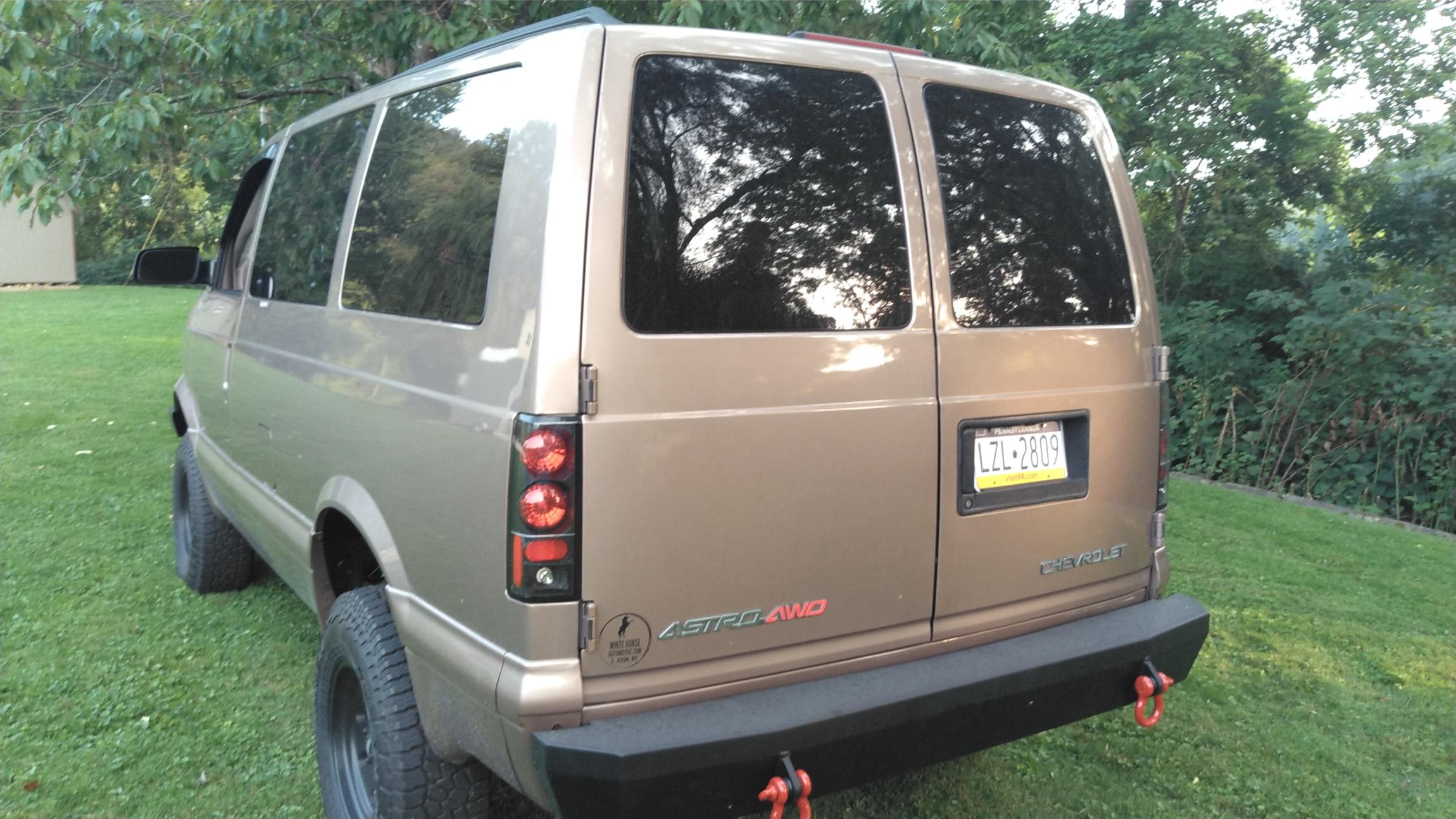 2003-chevy-astro-van-awd-camper-for-sale-13