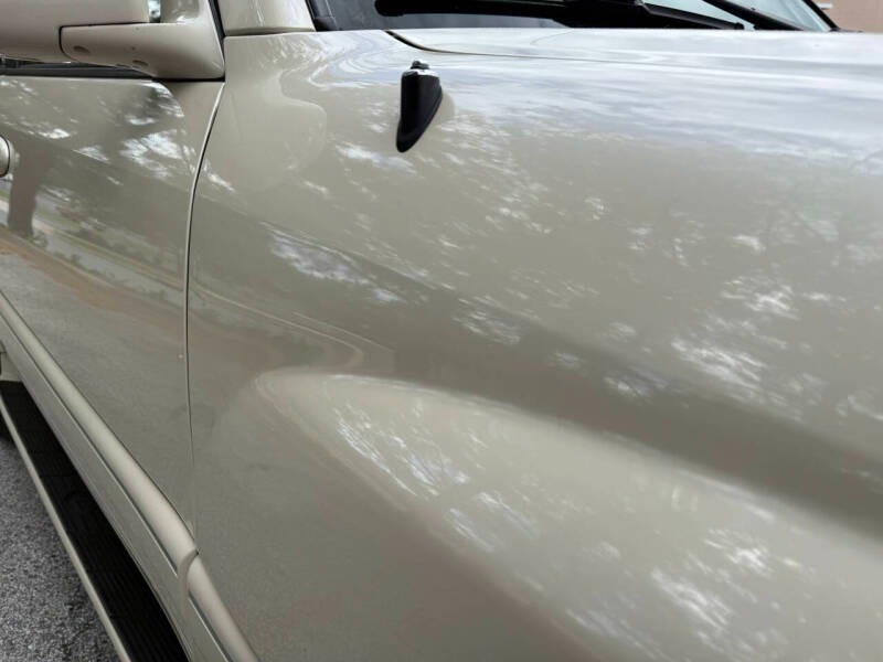 2005-lexus-lx-470-base-4wd-4dr-suv (18)