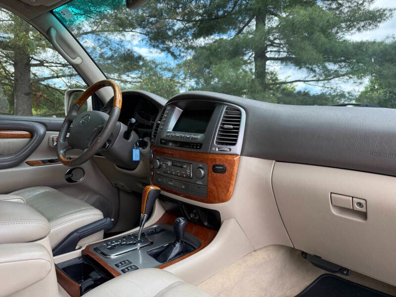 2005-lexus-lx-470-base-4wd-4dr-suv (28)