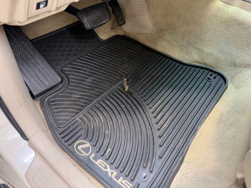 2005-lexus-lx-470-base-4wd-4dr-suv (38)