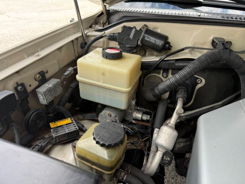 2005-lexus-lx-470-base-4wd-4dr-suv (42)