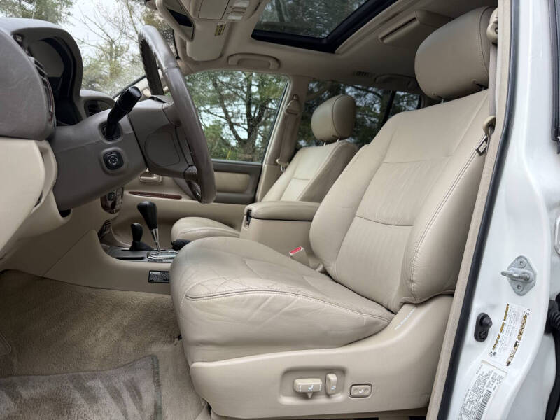2005-toyota-land-cruiser-base-awd-4dr-suv (18)