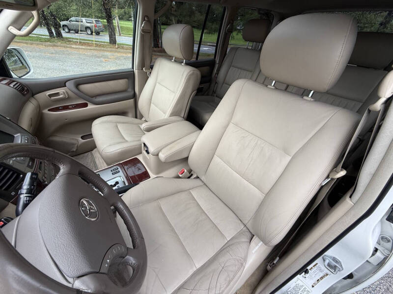 2005-toyota-land-cruiser-base-awd-4dr-suv (23)